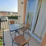 Oasis Parque 1 *